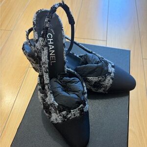 CHANEL Black Gray Wool Tweed Cap Toe High Heel Slingbacks 38.5 8.5